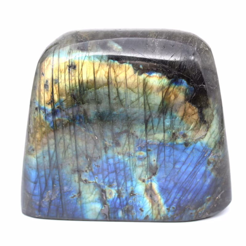 Labradorite : Découvrez les secrets de cette pierre aux reflets mystérieux labradorite bloc 019