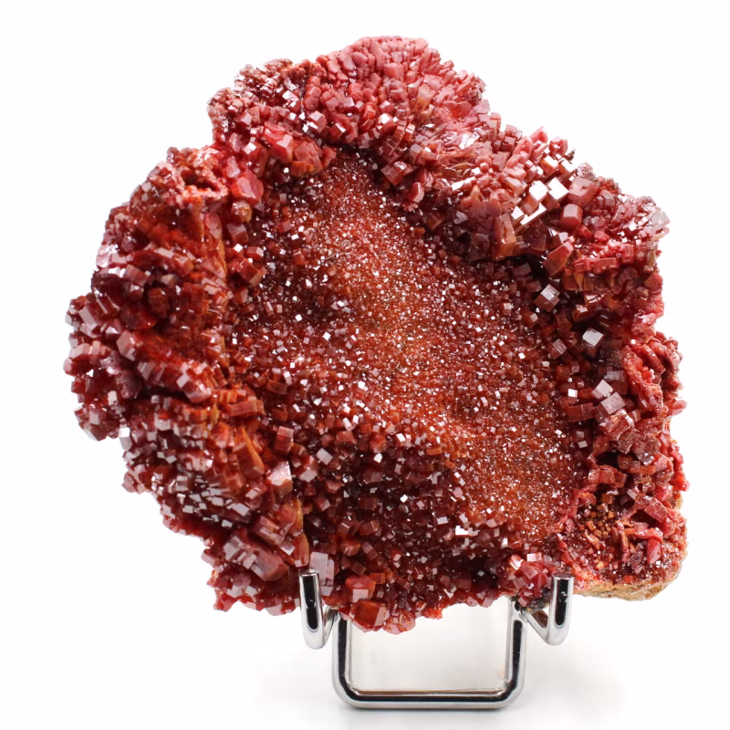 Découvrez la vanadinite : un minéral aux cristaux hexagonaux d'un rouge éclatant IMG 0045