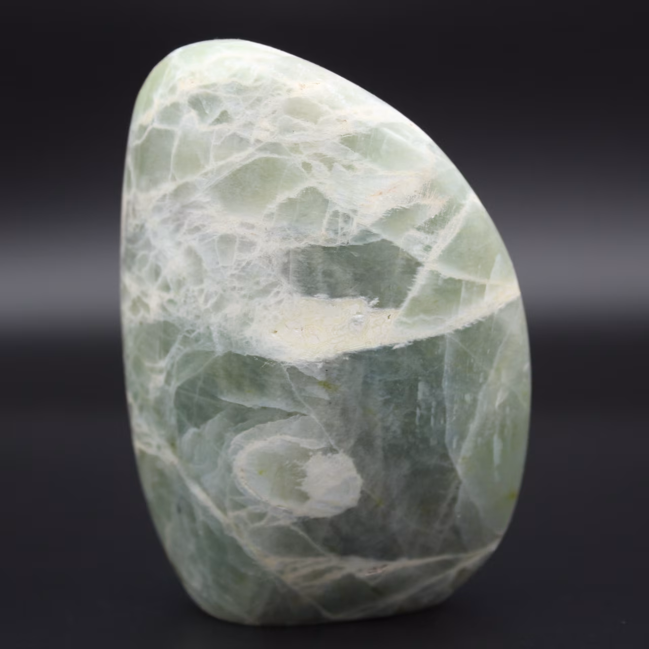 Garniérite polie de Madagascar
