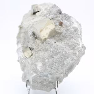 Pyrite sur roche