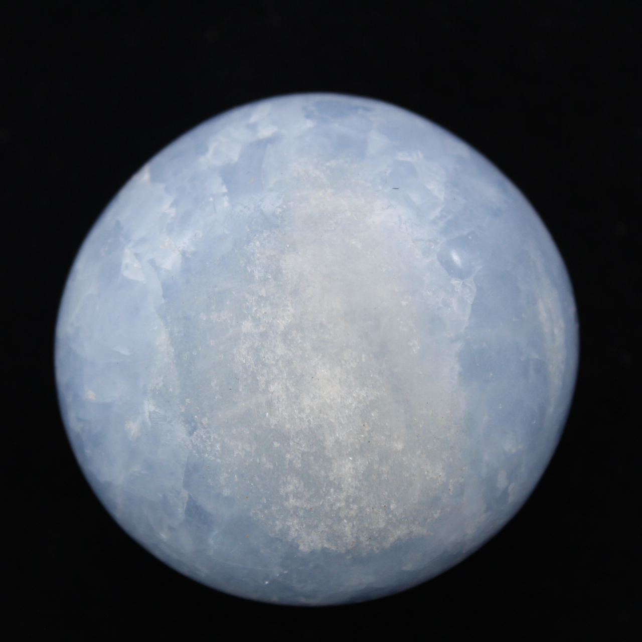 Galet en calcite bleue