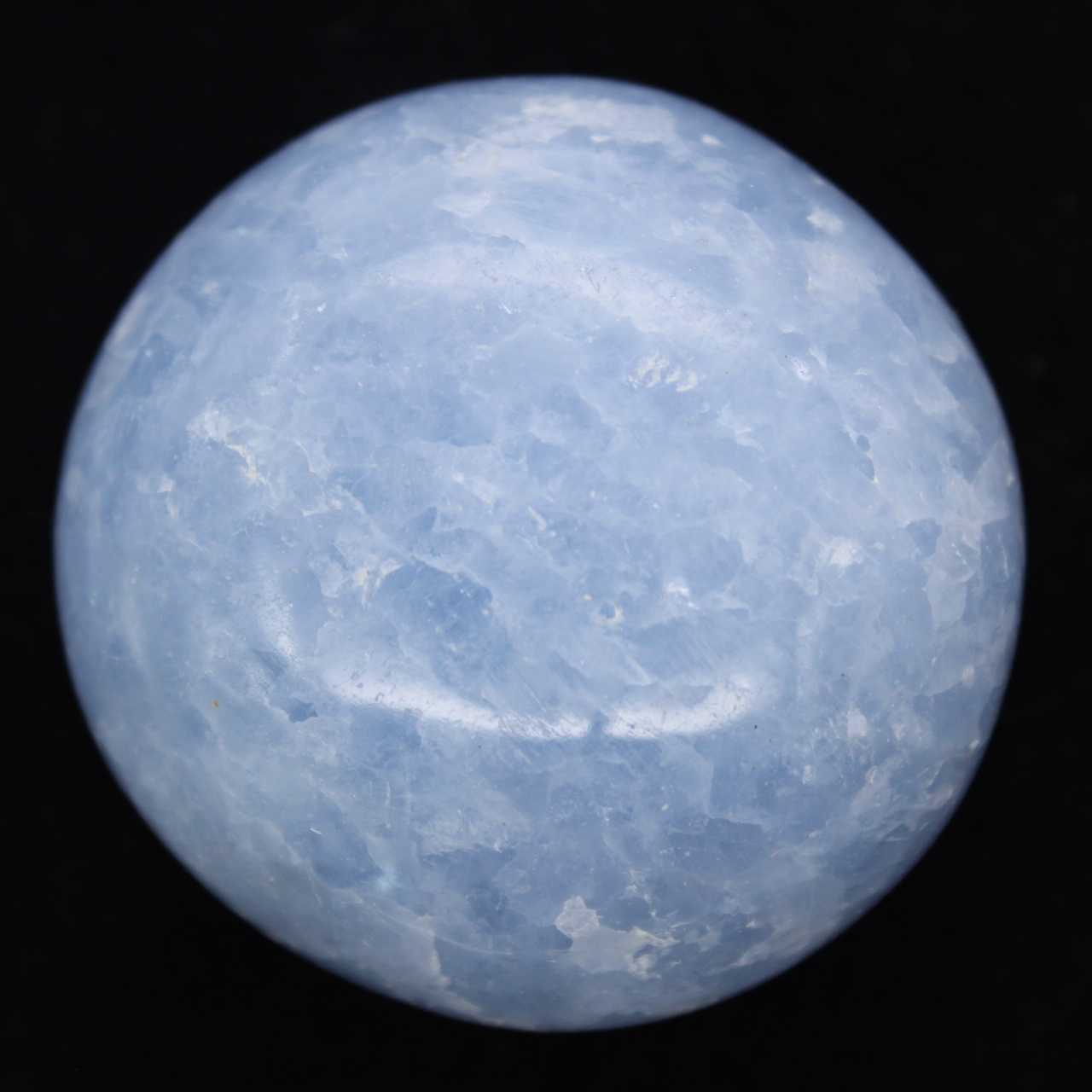 Galet en calcite bleue