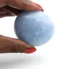 Galet en calcite bleue - 1