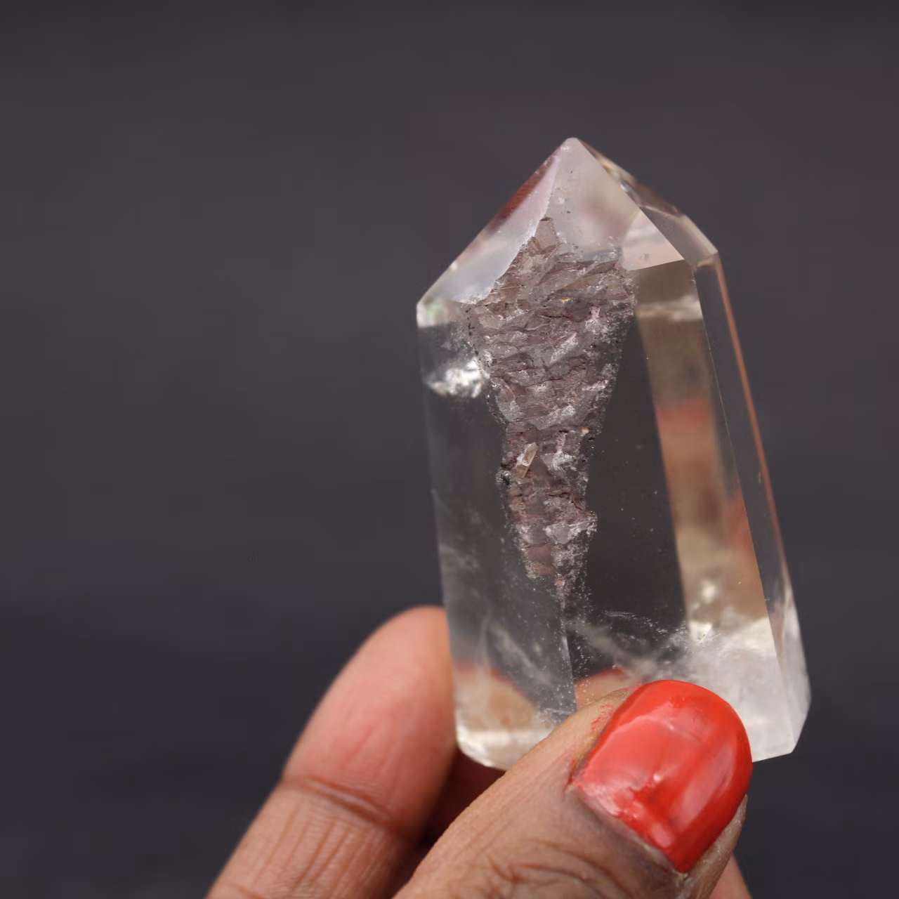 Prisme de cristal de roche re-surfacé
