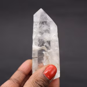 Prisme de quartz avec inclusion