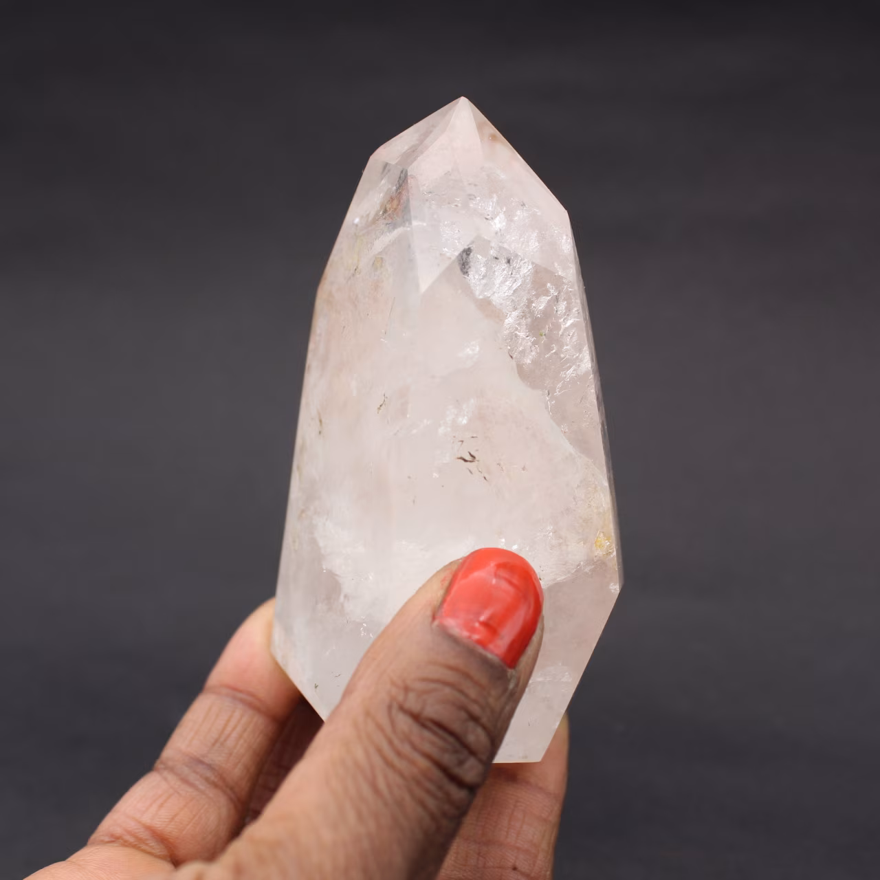 Prisme de quartz avec inclusion