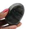 Galet poli en Labradorite - 1