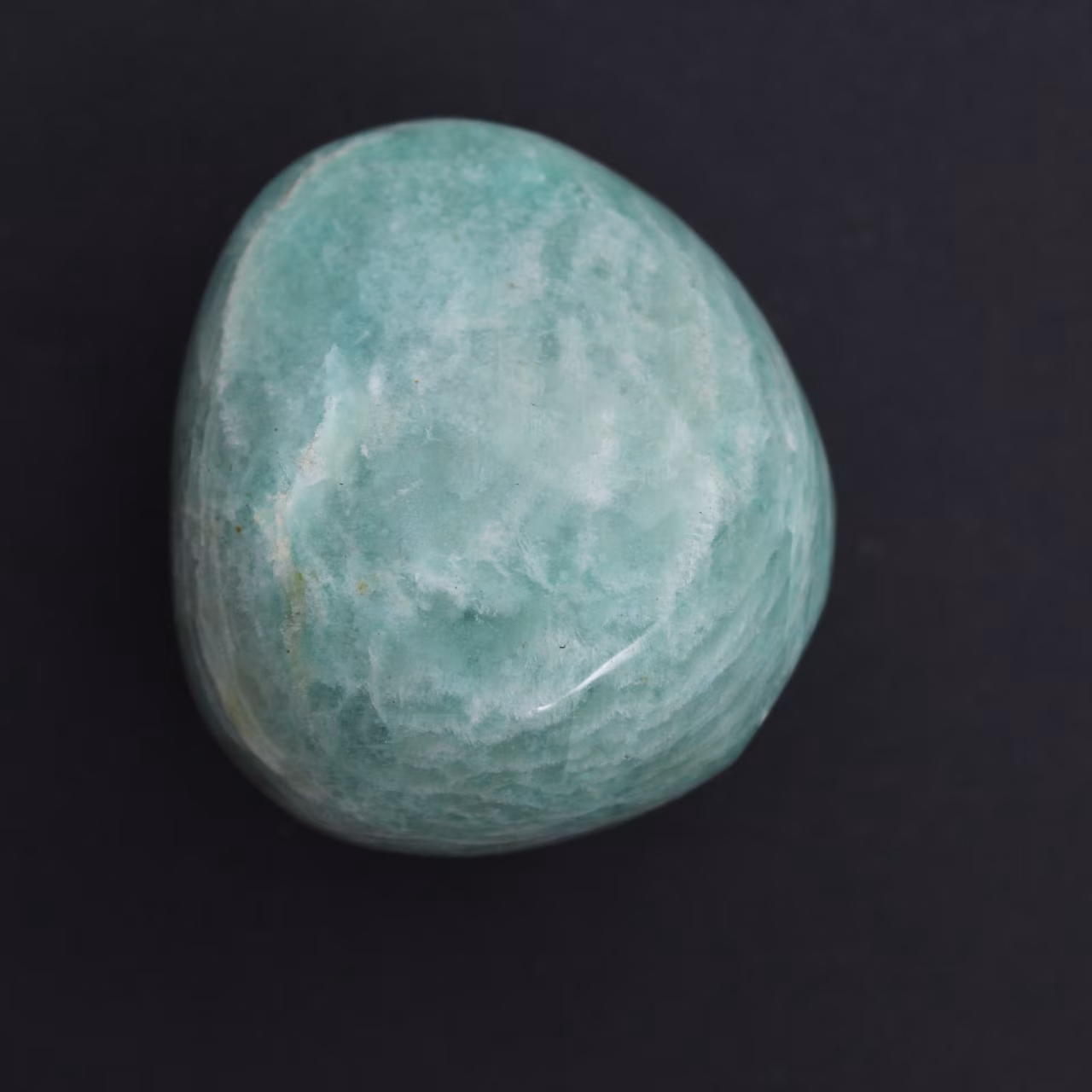 Galet en amazonite