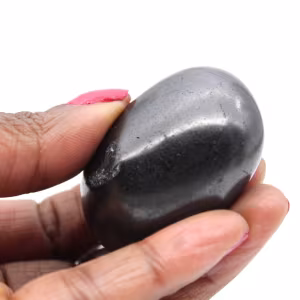 Galet de Shungite noire - Spécimen de poche 50g