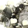 Grands cubes de pyrite avec cristaux de quartz - 10