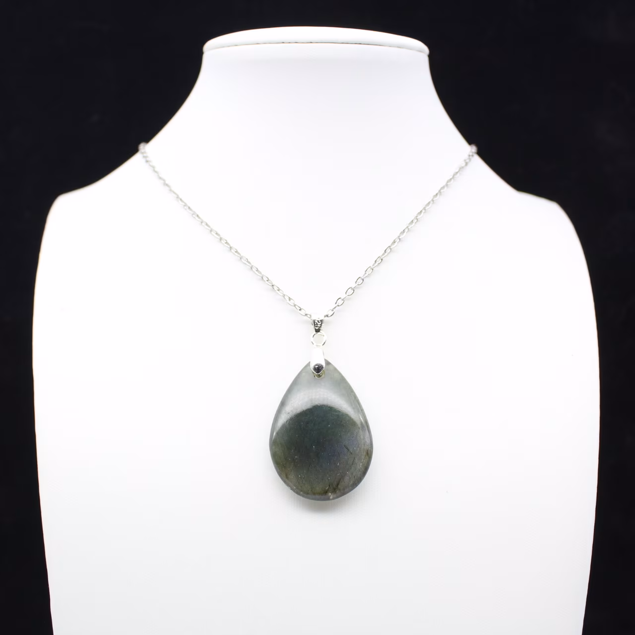 Pendentif goutte en labradorite