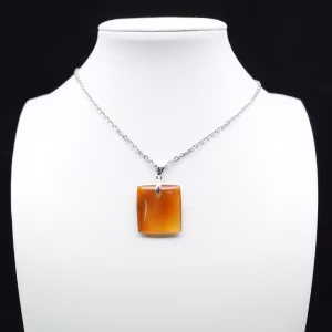 Pendentif carré en cornaline