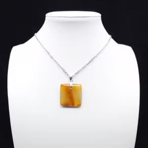 Pendentif carré en cornaline