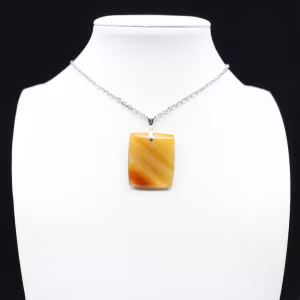 Pendentif carré en cornaline