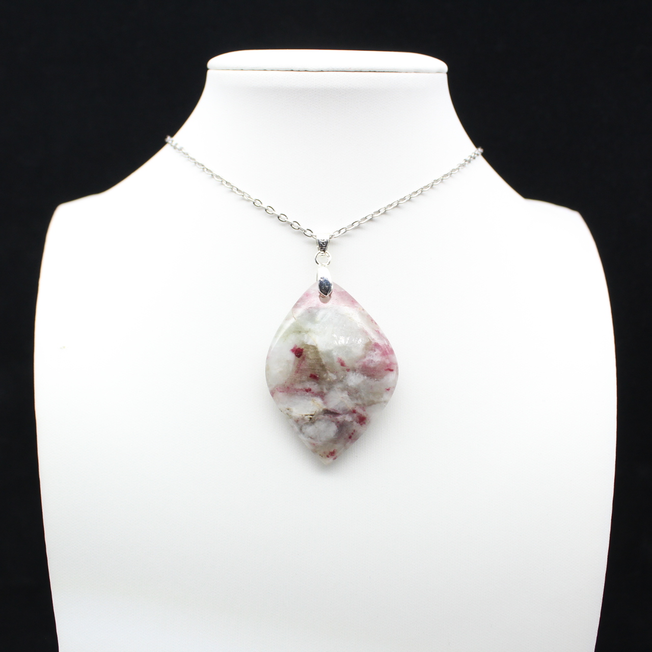 Pendentif feuille à inclusion de Tourmaline rose