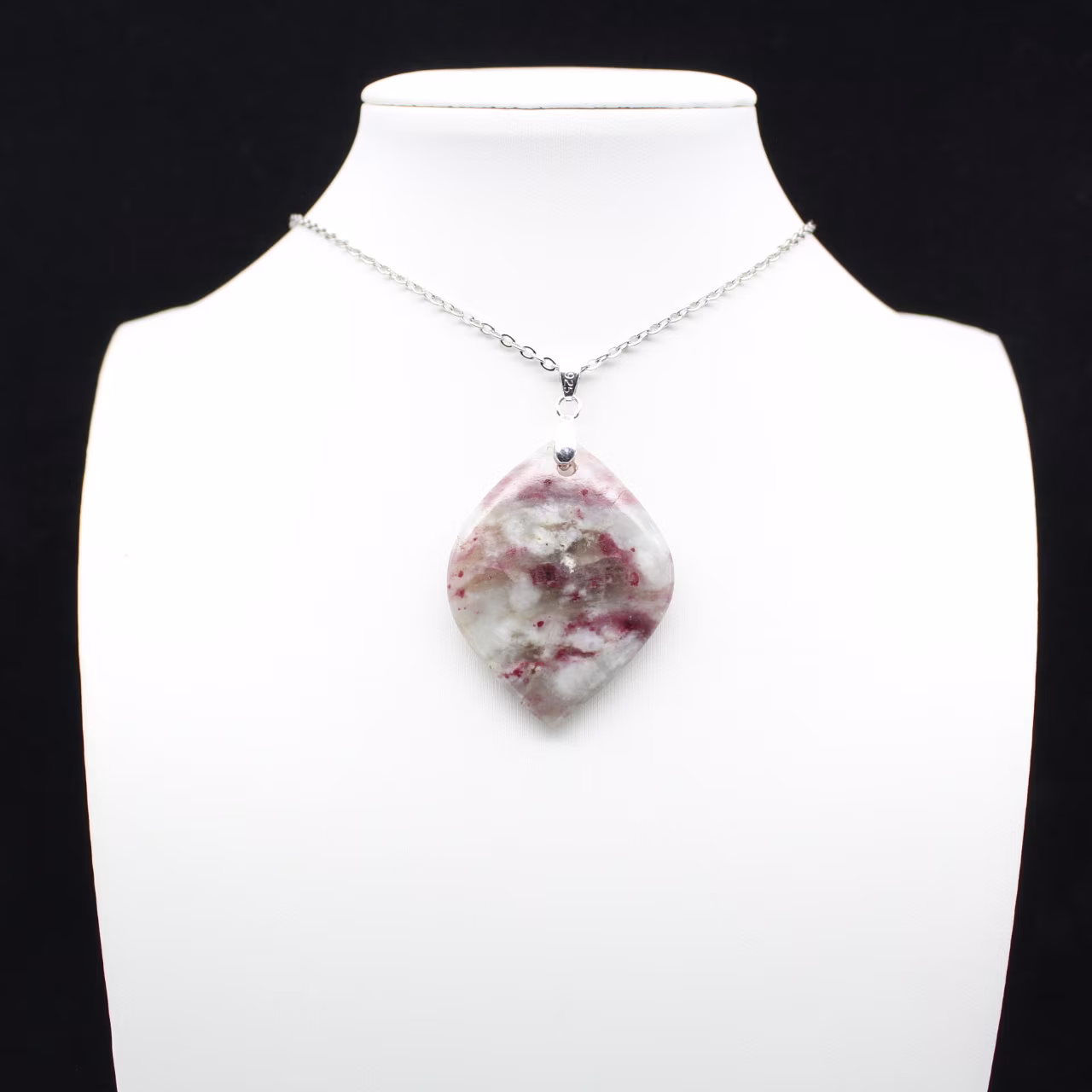 Pendentif feuille à inclusion de Tourmaline rose
