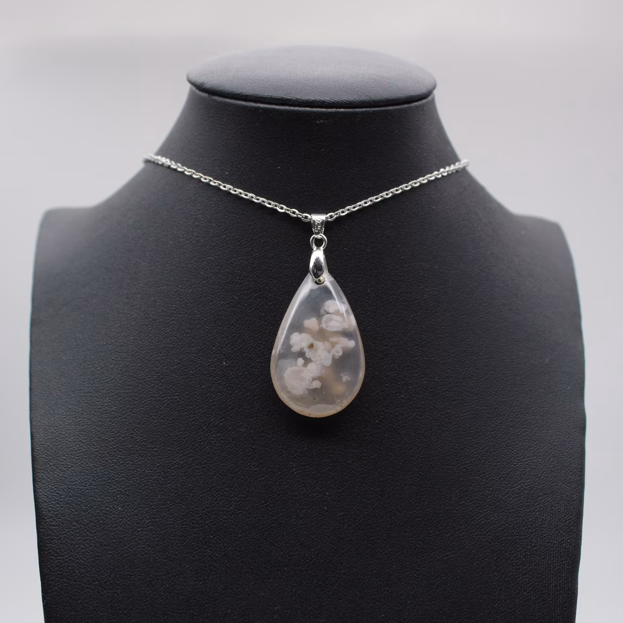 Pendentif goutte en agate fleur