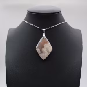 Pendentif losange en agate fleur
