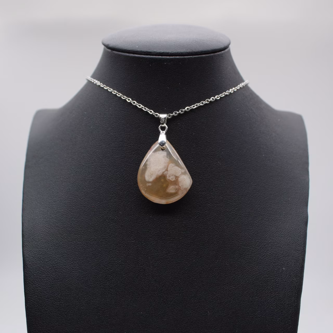 Pendentif goutte en agate fleur