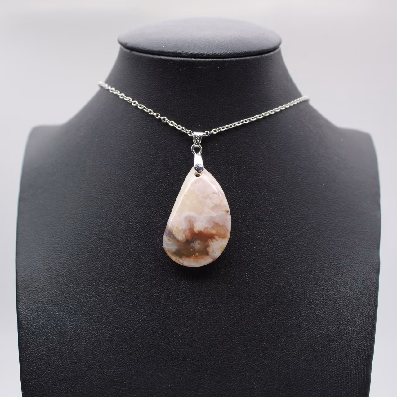 Pendentif goutte en agate fleur