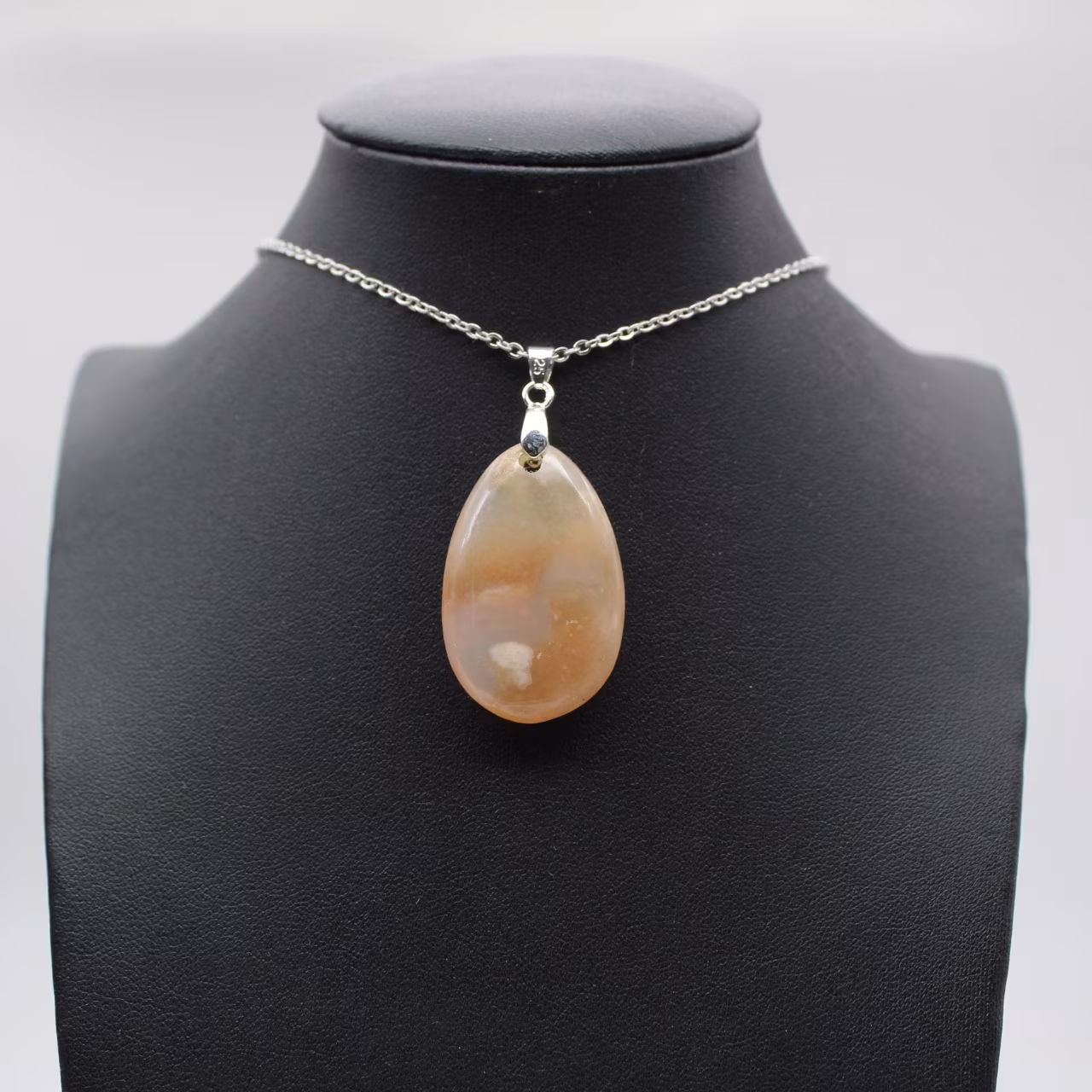 Pendentif goutte en agate fleur
