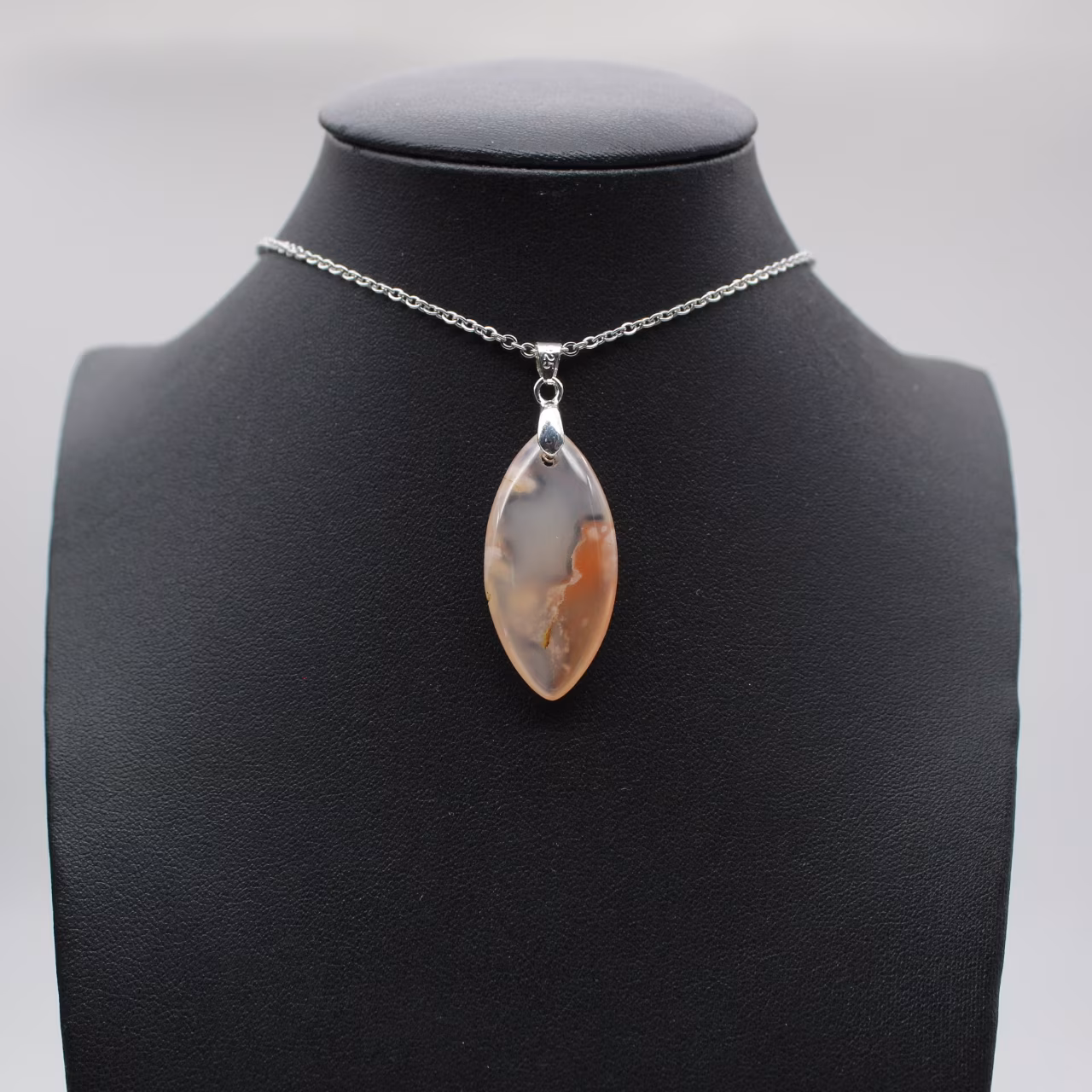 Pendentif feuille en agate fleur