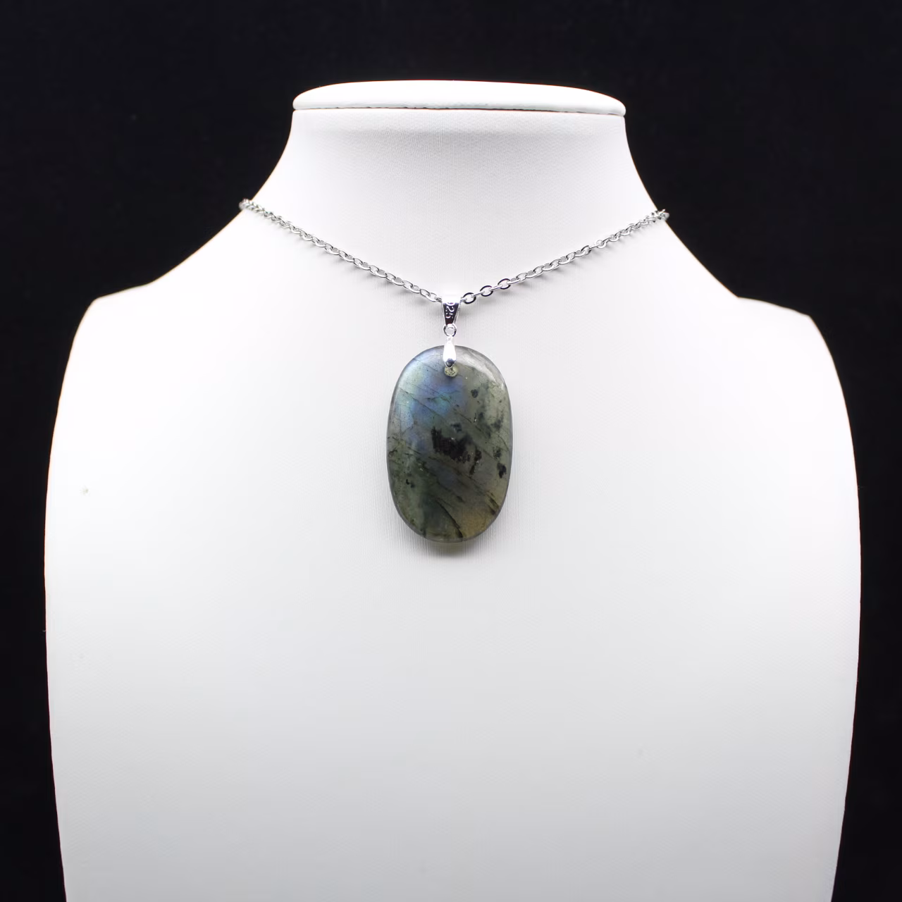 Pendentif ovale en Labradorite