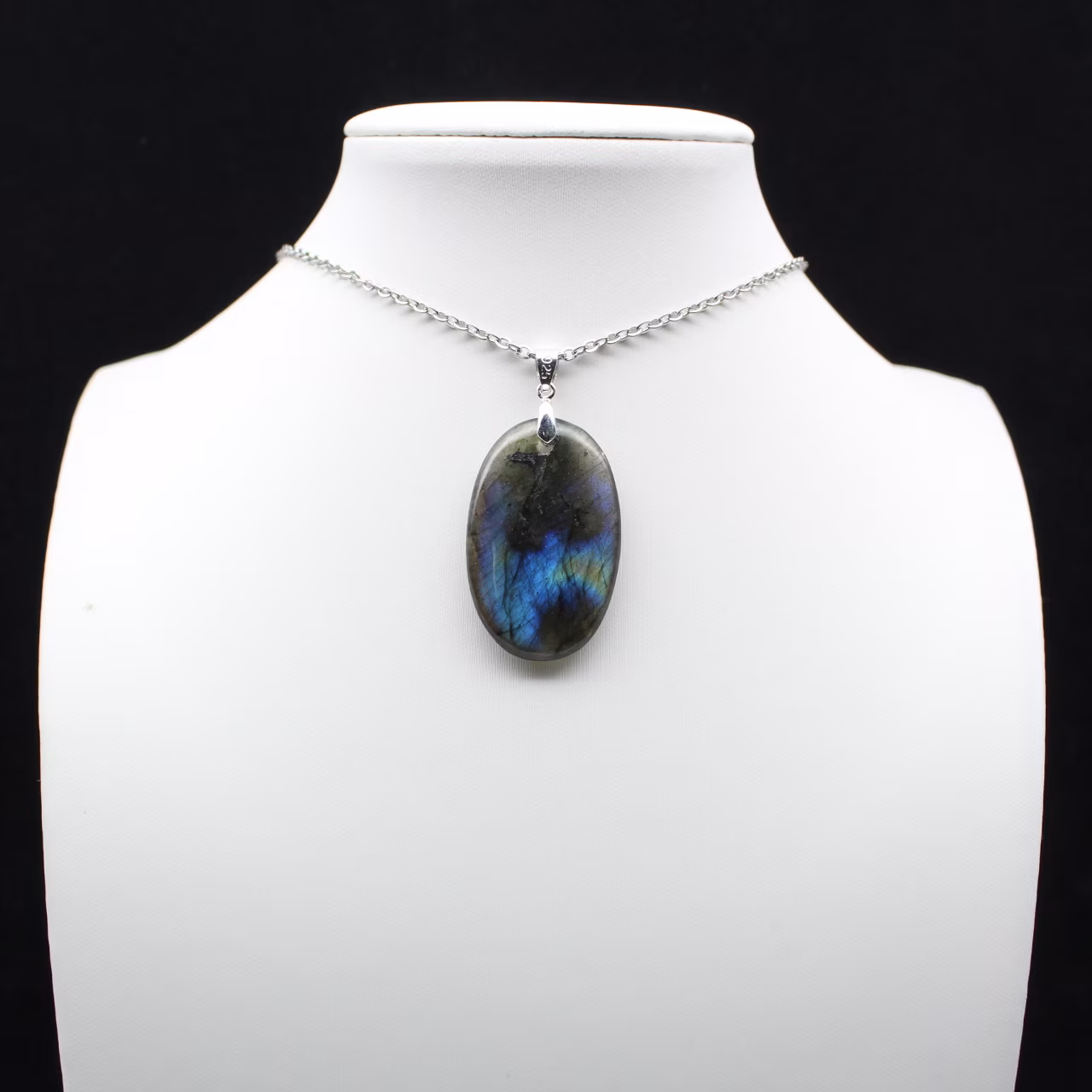 Pendentif ovale en Labradorite