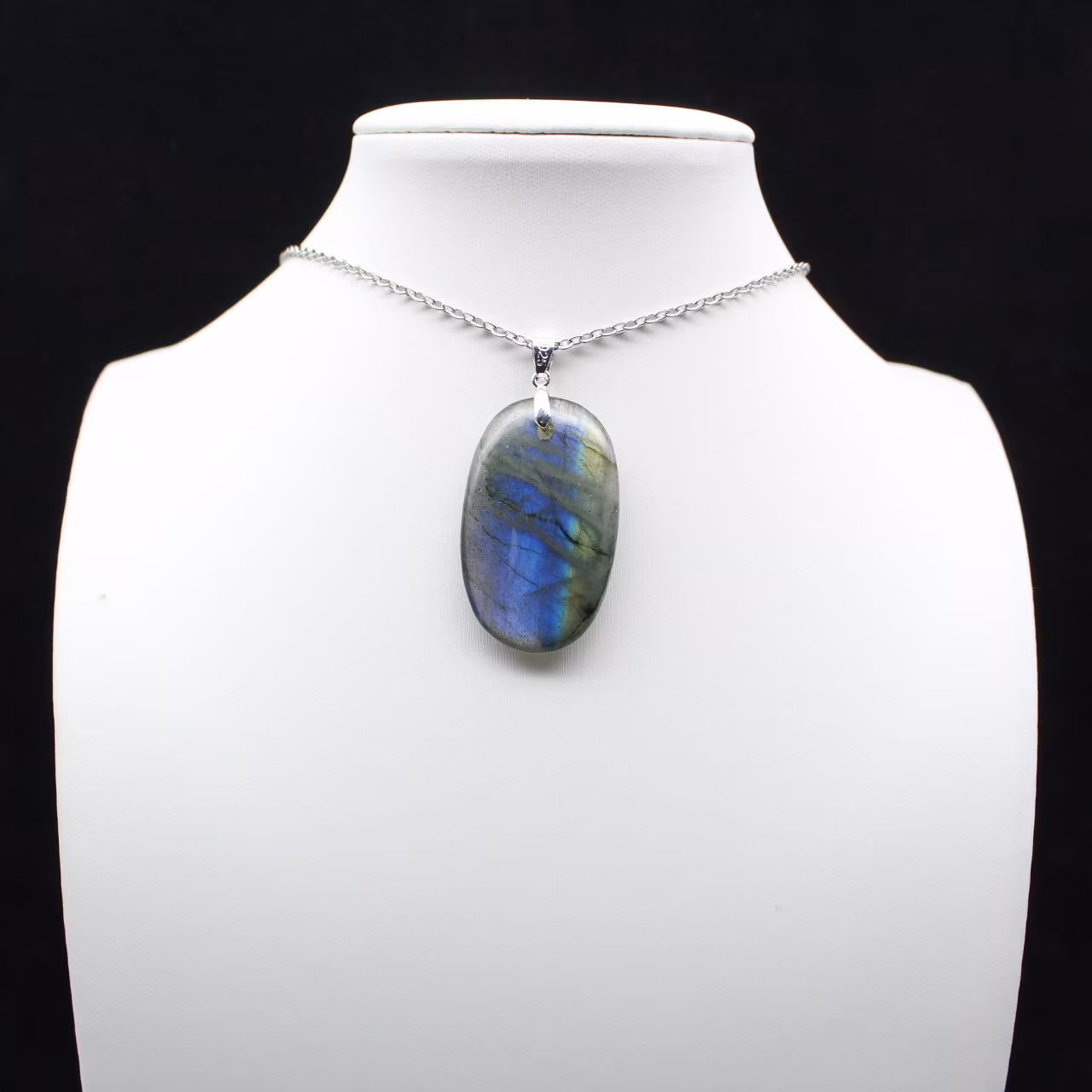Pendentif ovale en Labradorite