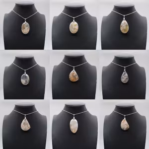 Pendentif ovale en agate fleur