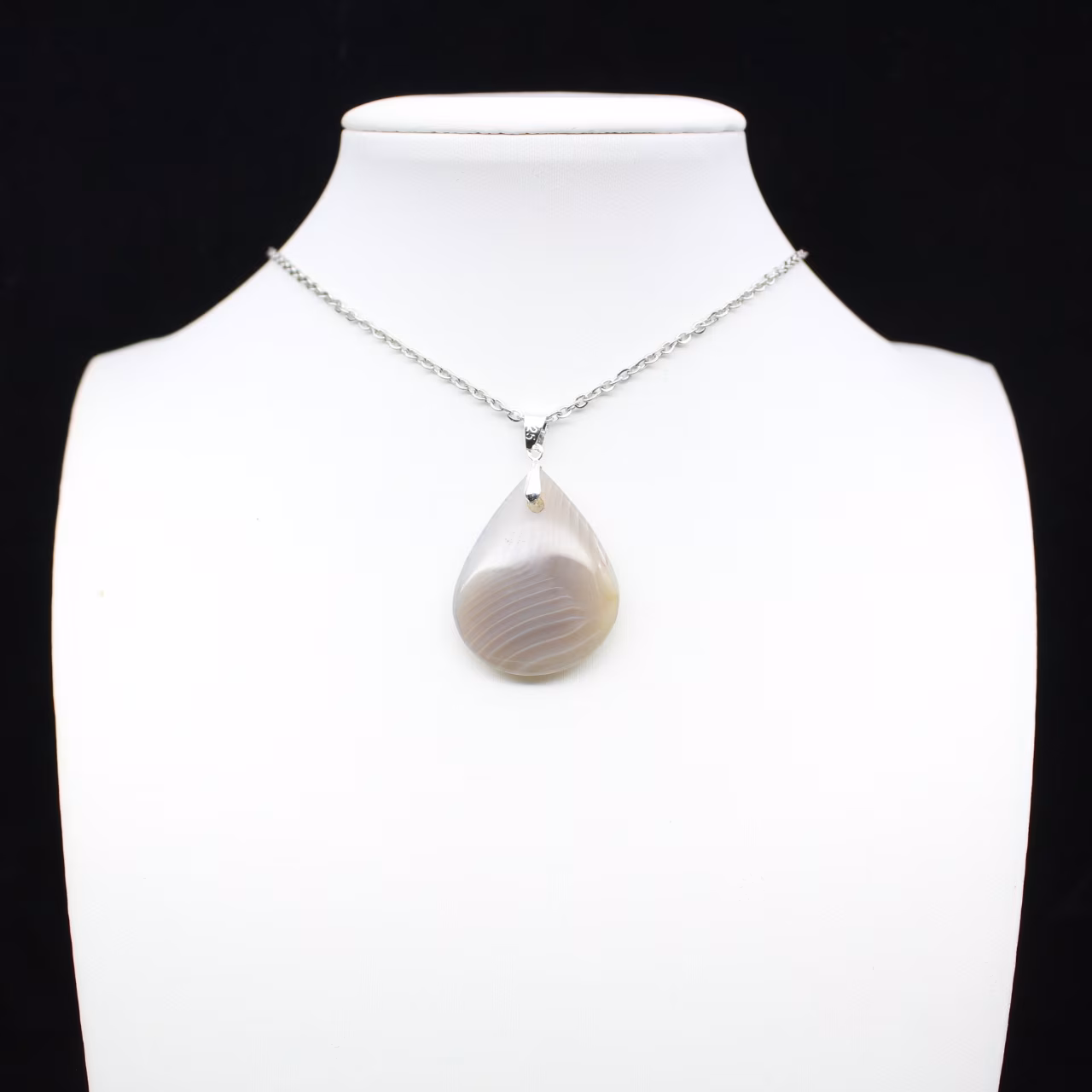 Pendentif en agate rubanée
