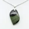 Pendentif de jaspe kambamba en forme de flamme - 1