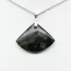 Pendentif de jaspe kambamba de forme d’éventail - 1