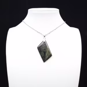 Pendentif de jaspe kambamba de forme de losange