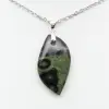 Pendentif de jaspe kambamba en forme de feuille - 1