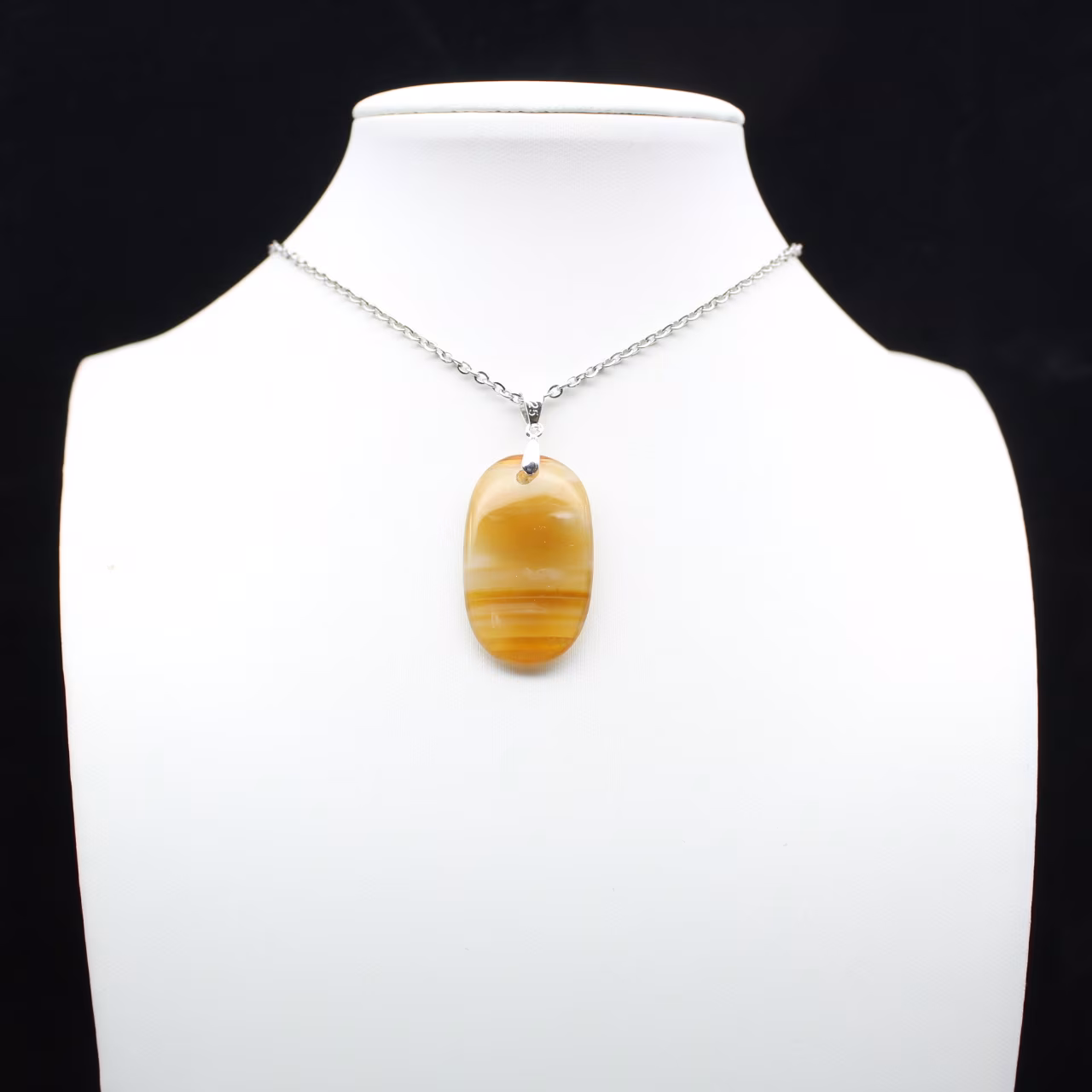 Pendentif en pierre de cornaline