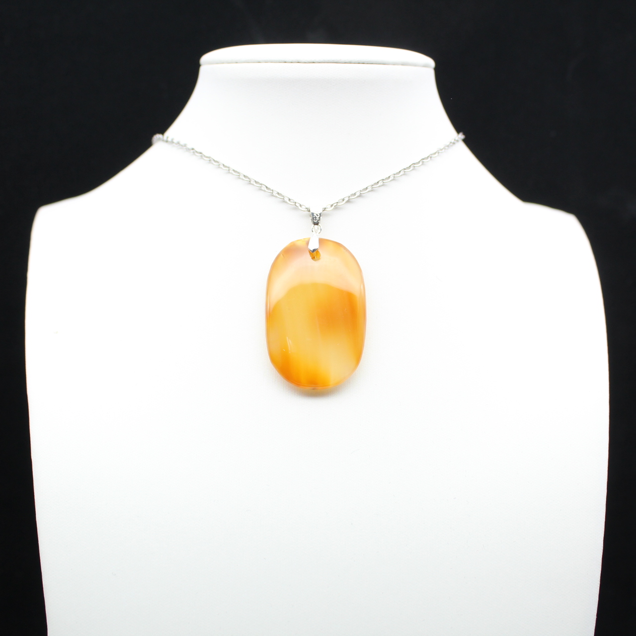 Pendentif en cornaline polie