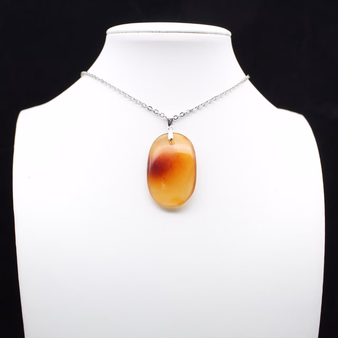 Pendentif en pierre de cornaline