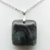 Pendentif carré en labradorite - 2