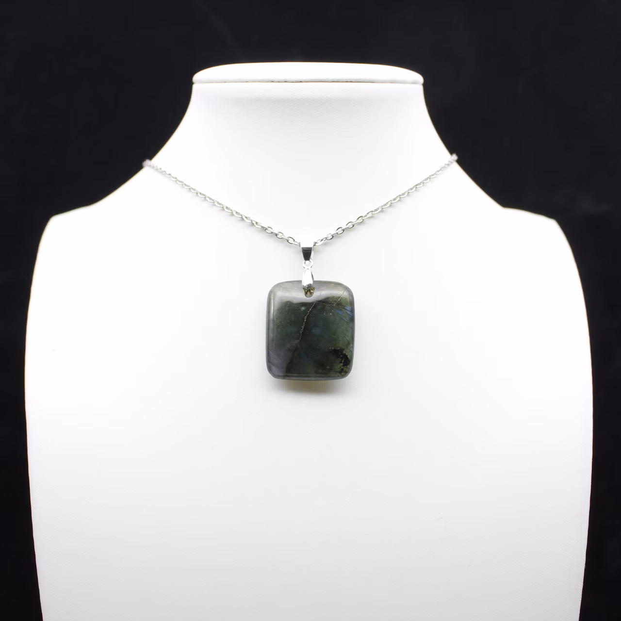 Pendentif carré en labradorite