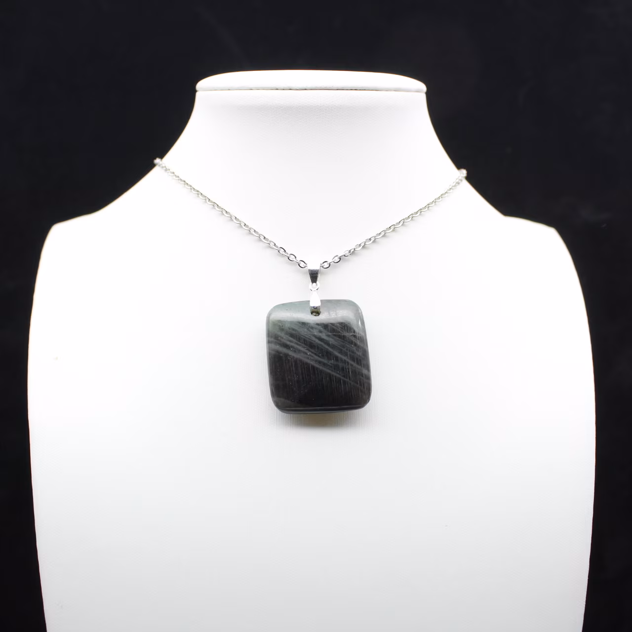 Pendentif carré en labradorite