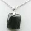 Pendentif carré en labradorite naturelle - 1