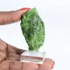 Chromediopside brut de Finlande, minéral vert sur socle 60 g - 1